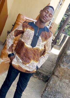 Hassan  smith, 23, Sierra Leone, Freetown