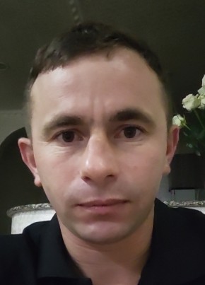 Виктор Гиман из ბათუმი 33 года