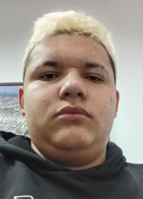 Kristofer из São Leopoldo 18 лет