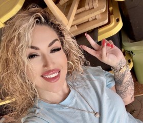 Bianca, 44, Universal City (State of California)