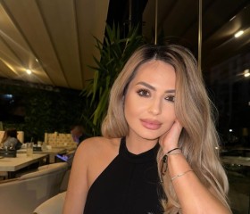 Anca, 29, London