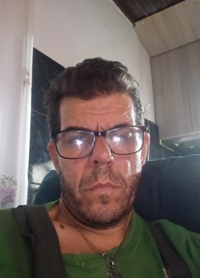 Toze из Valongo 46 лет
