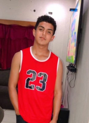 Jose Estrada, 18, República de Honduras, San Pedro Sula