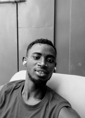 Simple, 25, Burundi, Bujumbura