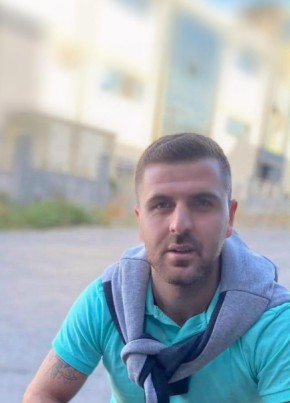 Adem из İstanbul 27 лет