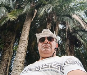 Marat-Montevideo, 38, Yerevan