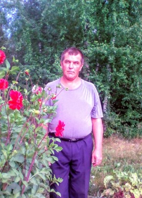 Роман, 47, Россия, Тихвин