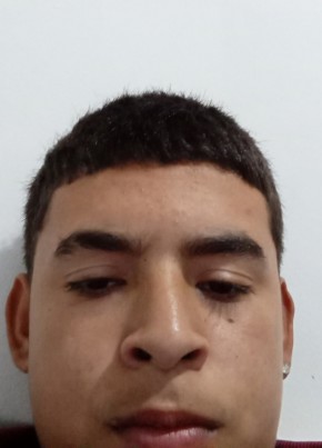 Cvsjsvvs из Curitiba 18 лет