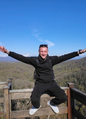 Дмитрий из Армавира 32 года
