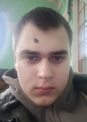 Виталий из Вольска 21 год