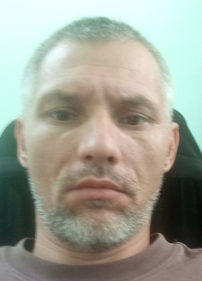 Денис из Армянска 43 года