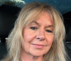 Daniella Moore, 52, Paris