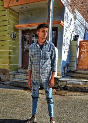 Ramesh parmar, 19, India, Sirohi