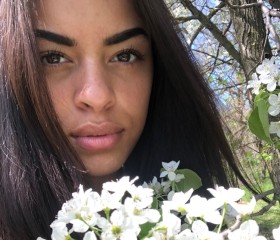 annie, 37, Accra