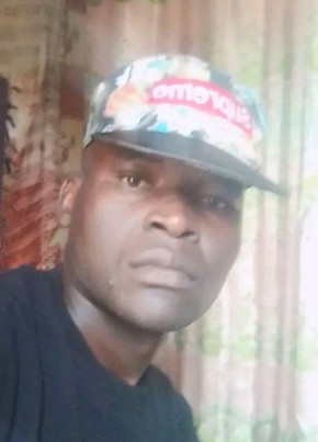 Elkana из Kakamega 34 года