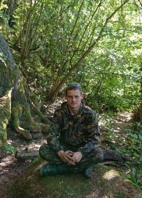 Evgeniy, 29, Russia, Luga
