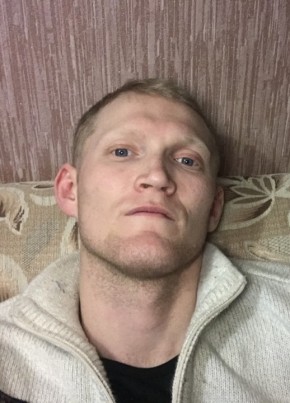 Илья, 36, Россия, Артем