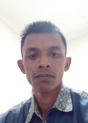 QIYUD из Djakarta 42 года