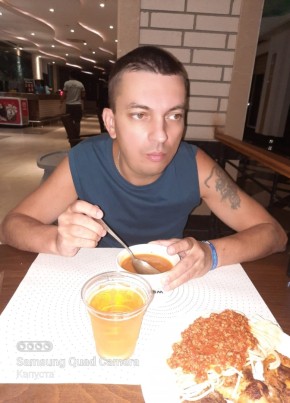 Максим из Королёва 43 года