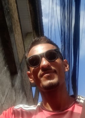 Wallace dias из Duque de Caxias 32 года