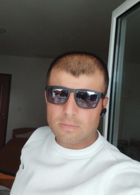 Yunss, 28, Црна Гора, Херцег Нови