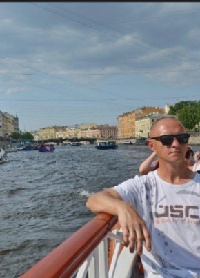 Роман, 40, Россия, Брянск