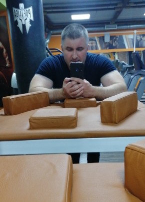 Анатолий из Алтайския 44 года