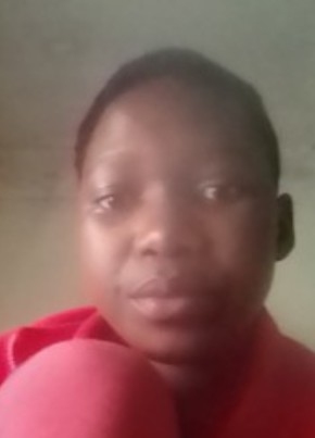 Lizzy, 21, Lesotho, Maseru