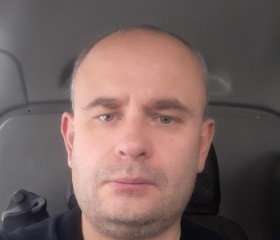 Oleg, 40, Moscow