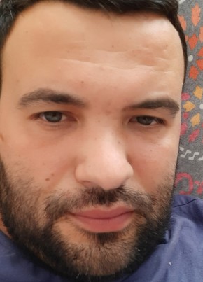 Poyraz, 35, Türkiye Cumhuriyeti, Mustafakemalpaşa