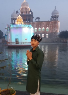 Dalveer Maan, 18, India, Sunām