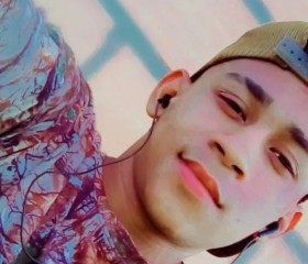 Estiber, 22, Valencia