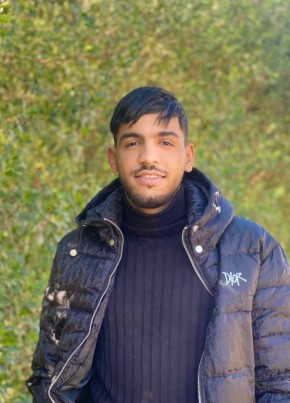 Isshak из Algiers 20 лет