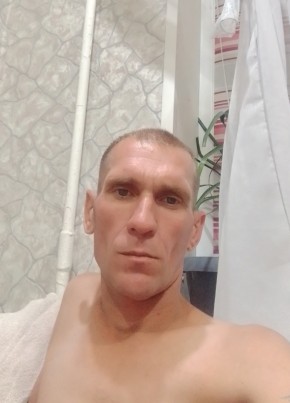 Антон из Барнаула 37 лет