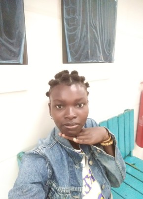 Raymonde из Lomé 23 года