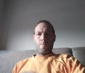 Rubén, 44, Logrono