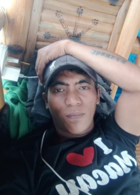 Michael из Ilagan 32 года
