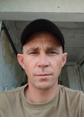 Антон из Мариуполи 32 года