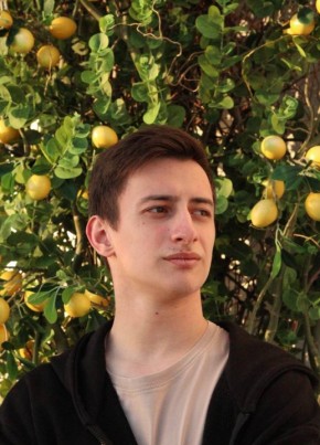 Руслан из Сукко 22 года