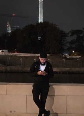 Ahmad из Charlottenburg 18 лет