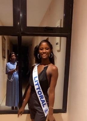 Virginie nguene из Yaoundé 23 года
