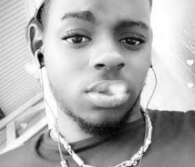 Roody , 24, Saint-Laurent-du-Maroni