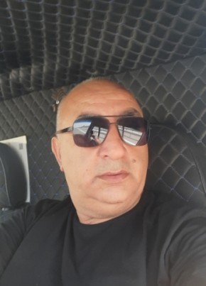 Заур из Петропавловск-Камчатския 52 года