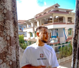 Kerolos edwar, 20, Suez