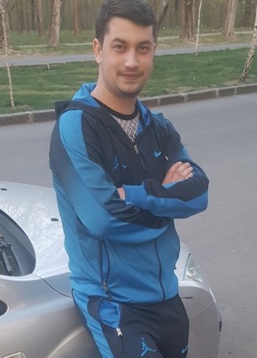 Andrei, 22, Romania, București