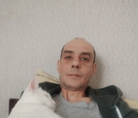 Aleksey Dark, 40, Slough