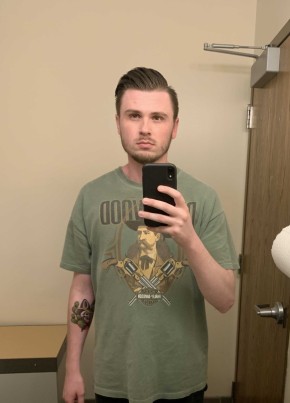 Travis , 28, United States of America, Brookfield (State of Wisconsin)