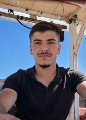Nusret из Sivas 22 года