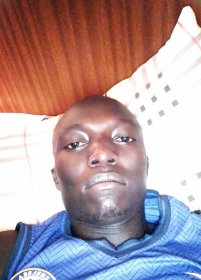 Podence из Nairobi 24 года