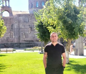 Adam, 36, Yerevan